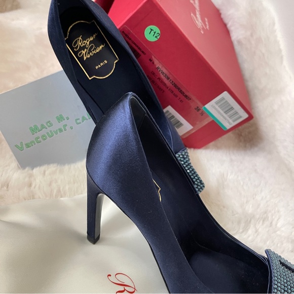 BNIB Roger Vivier Puntina Strass Pump Size 36.5 - Picture 3 of 6